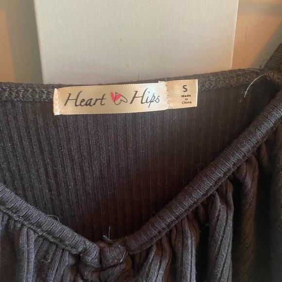 Black cropped black tank top | Size small - Picture 3 of 3